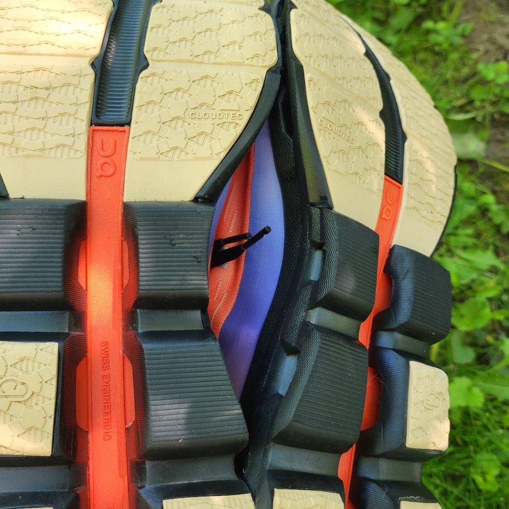 Women's On Running Cloudspark Size 10.5 - image 5